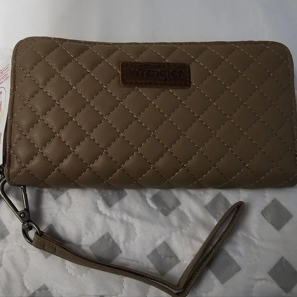 Wrangler Quilted Tan Wristlet Clutch - Picture 2 of 6